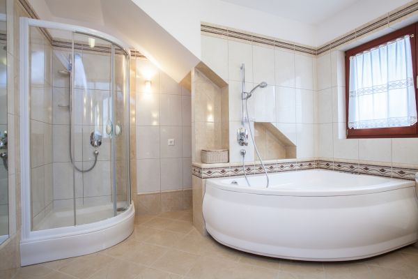 Cost of Oversized Bathtub Installation in Perrysburg