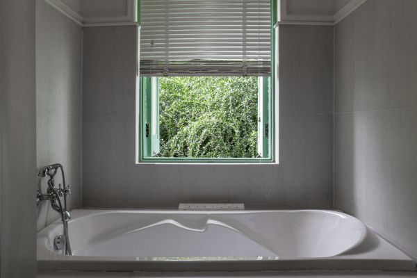 Fiberglass Tub Installation in Perrysburg